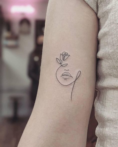 Fine Line Woman Face Tattoo, Single Line Hand Tattoo, Messy Line Tattoo, Minimalist Line Tattoo Woman, Single Line Nature Tattoo, Single Line Tattoos For Women, Single Line Art Tattoo, Single Line Woman Tattoo, Face Fine Line Tattoo