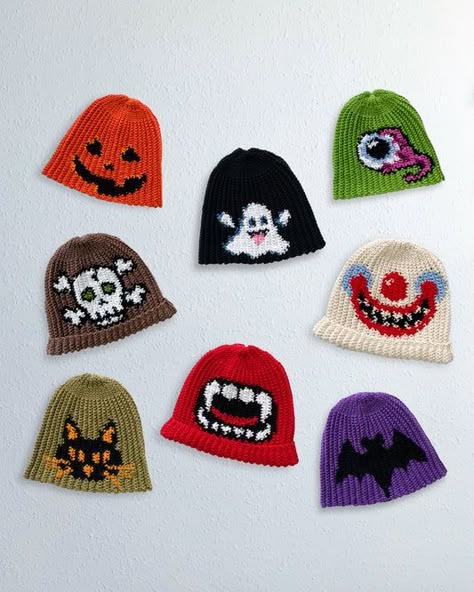 Halloween Crochet Beanie, Halloween Crochet Hat, Crochet Halloween Hat, Crochet Patches, Spooky Crochet, Art Stall, Grandma Vibes, Crochet Hair Accessories, Crochet Fashion Patterns