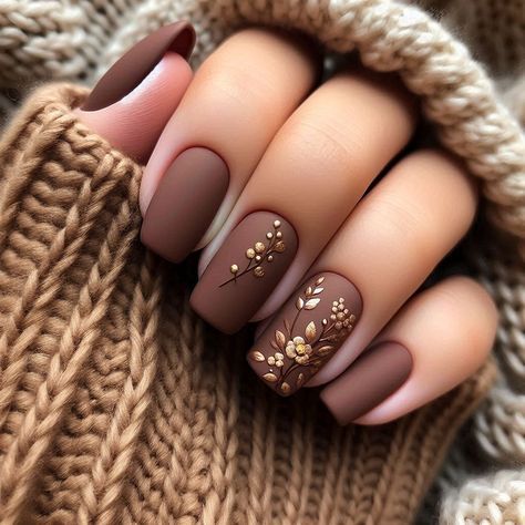 Short Thanks Giving Nails, Short Fall Design Nails, Brown Coffee Nails, Brown Pumpkin Nails, Brown Fall Nail Ideas, Light Colored Fall Nails, Fall Nails With Leaf Design, Coffee Brown Nails Design, Fall Nail 2024