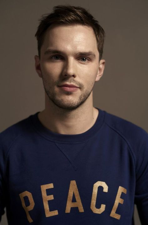 Nicholas Hoult 🕶 British Actors Handsome, Tony Skins, Nicolas Hoult, Colin Egglesfield, Steven R Mcqueen, Nicholas Hoult, Man Thing Marvel, Famous Men, Michael Fassbender