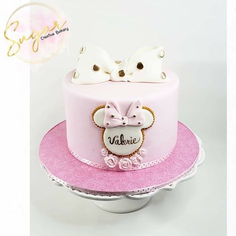 Pink And Gold Cake, Fondant Cakes Birthday, Bakery Products, Minnie Mouse Pink, Gold Cake, Girl Cake, Buttercream Cake, Girls Birthday, 2nd Birthday