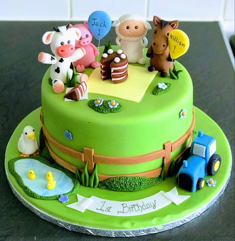 Simple Farm Theme Cake, Easy Farm Cake, Farm Animal Theme Cake, Animal Cakes For Kids, Farm Theme Cake, Animal Theme Cake, Farm Animal Cupcakes, Farm Animal Cakes, Animal Themed Birthday Party