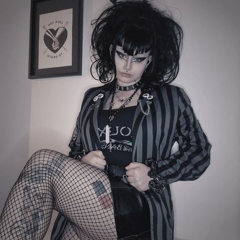 🖤🫀🖤🕷 Needless to say I LOVE my blazer! Need more patches and a proper ribbon for the corest bit at the back. Never think you can't change something to your liking, I hated blazers and this one was so annoying but I changed it for me and now I love it!!! #goth #gothic #gothaesthetic #halloween #spooky #witchyvibes #gothgirl #tradgothgirl #tradgoth #tradgothfashion #tattooedgoth #gothinfluencer #gothvibes #gothstyle #gothmakeuplook #gothmodel #gothmakeup #causalgoth #vampiregoth #gothvampire Batcave Goth, Trad Goth Fashion, Goth 80s, Goth Makeup Looks, Dark Gothic Fashion, Types Of Goth, Gothic Ideas, Goth Outfit Ideas, 80s Goth