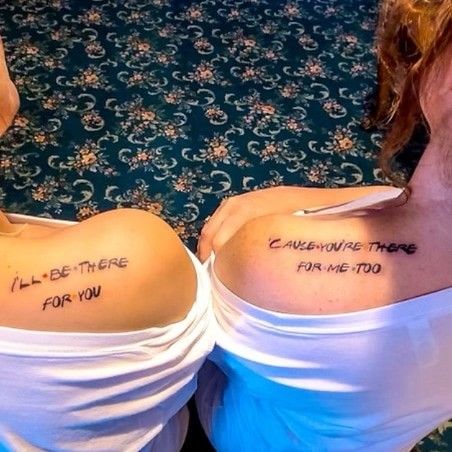 I'll be there for you, 'Cause you're there for me too Matching Friends Tattoo, Tiny Sister Tattoos, Friends Tv Show Tattoo, Tattoo Tv Shows, Cute Best Friend Tattoos, Show Tattoo, Tv Tattoo, Tattoos Abstract, Cousin Tattoos