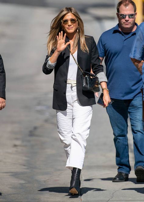 The Bag Trend Celebs Wear But Royals Don't | Who What Wear Chanel Flap Bag Outfit, Crossbody Purse Outfit, Crossbody Bag Outfit, Chanel Handbags Classic, Classy Purses, Purse Outfit, Chanel Classic Flap Bag, Jenifer Aniston, Best Crossbody Bags