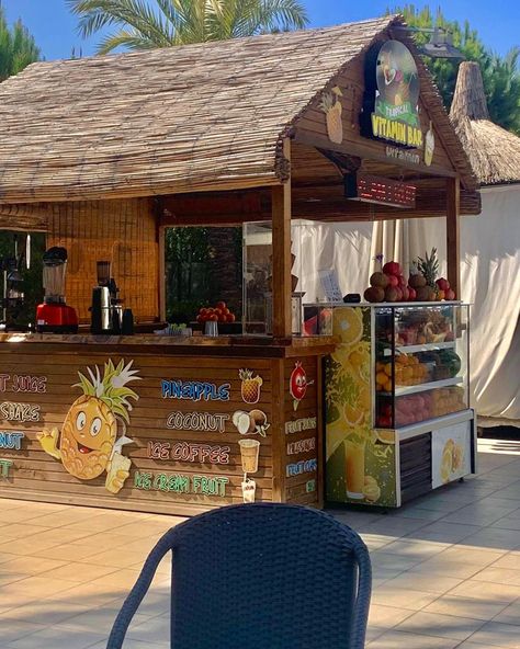 Fruit Stand Aesthetic, Bamboo Kiosk Design, Beach Kiosk Design, Beach Juice Bar, Outdoor Kiosk Design Ideas Coffee Shop, Tiki Beach Bar, Rasta Design, Pool House Bar, Surfer Shack