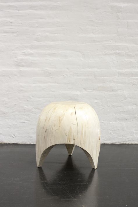 Log Stools, Wood And Ceramic, Ceramic Stool, Walnut Furniture, Unique Chair, Log Furniture, Wood Stool, Chaise Design, A Log