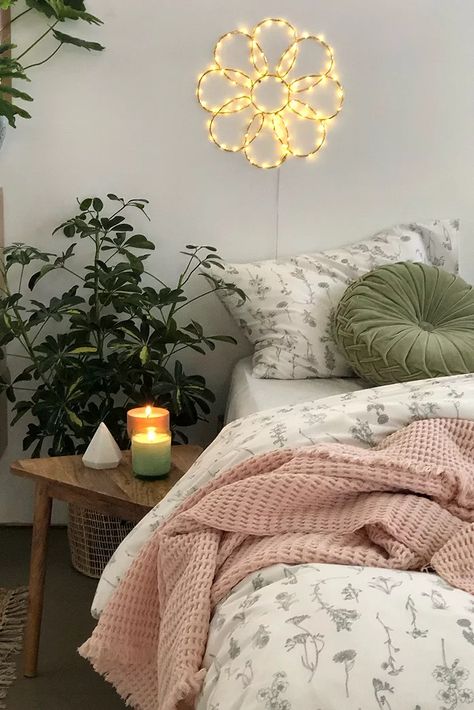 Sage Green Bedroom, Uni Room, Floral Duvet Cover, Floral Duvet, Perfect Bedroom, Redecorate Bedroom, Bedroom Green, Room Inspiration Bedroom, Room Ideas Bedroom