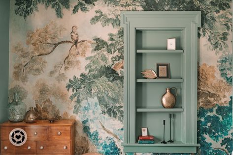 Green paint. Large wallpaper mural. Judarn Wallpaper, Judarn Mural, Gorgeous Wallpaper, Beautiful Wallpaper, Wallpaper Mural, Beautiful Wallpapers, Mural Wallpaper, Accent Wall, Wall Murals