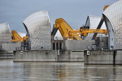 Woolwich Arsenal, Thames Barrier, London Weather, Isle Of Dogs, Daily Water, Great River, New West, Houses Of Parliament, South London