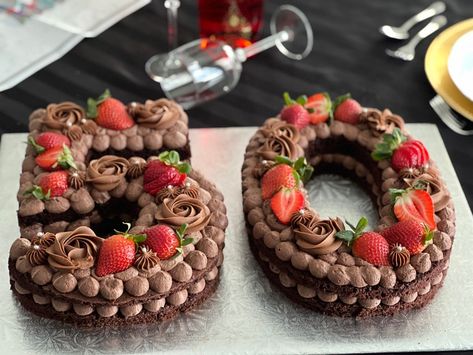 Chocolate cake with chocolate whipping cream and fresh strawberries Number Cakes Chocolate, Chocolate Number Cake Decoration, Strawberry Number Cake, Number Chocolate Cake, 59th Birthday Cake, 50 Number Cake, Number Cake Chocolate, Number Cake Decorating Ideas, Chocolate Number Cake