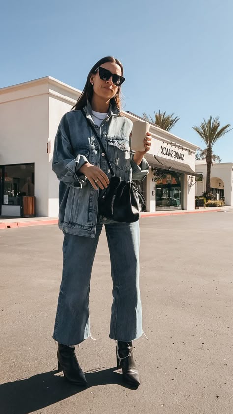 Jean Jacket Around Waist Outfits, Denim On Denim Fall Outfits, Burken Stocks Outfit Summer, Nobody Wants This Netflix Outfits, Oversize Denim Jacket Outfit, Denim Jacket Fall Outfit, Jean Jacket Street Style, All Denim Outfit, Fall Outfit 2023