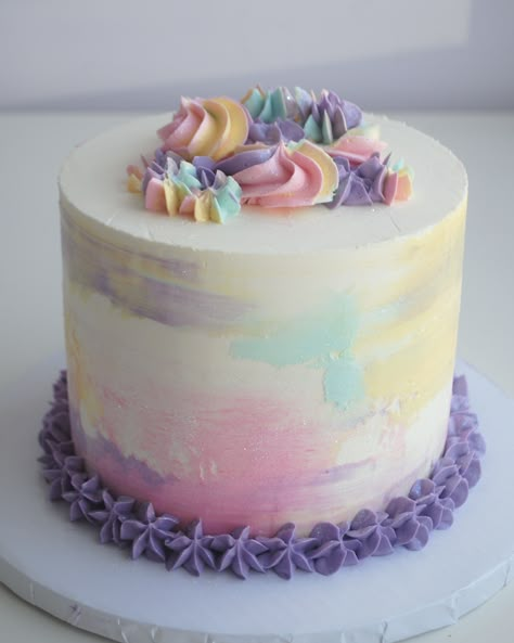 Mini Ombre Cakes, Girls Birthday Cakes 8 Year, Color Smear Cake, Pastel Rainbow Sheet Cake, Rainbow Watercolor Cake, Pastel Birthday Cake Ideas, Pastel Colored Cake, Iridescent Birthday Cake, Tortas Color Pastel