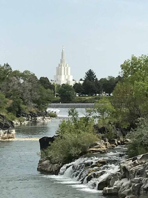 Idaho Falls - A Modified Urban Waterfall on the Snake River Meridian Idaho Temple, Cascade Idaho, Idaho Falls Temple, Twin Falls Idaho, Grand Falls, Southern Idaho Attractions, Craters Of The Moon, Idaho Falls, West Yellowstone