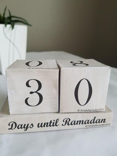 FREE PRINTABLE! Ramadan countdown ideas #DIY #printable #foldable #countdown #calendar #ideas #blocks Ramadan Decorations Ideas Diy Printable, Ramadan Countdown Calendar, Ramadan Calender Ideas, Diy Ramadan Calendar, Ramadan Countdown, Countdown Calendar Printable, Countdown Blocks, Block Calendar, Simple Snowflake