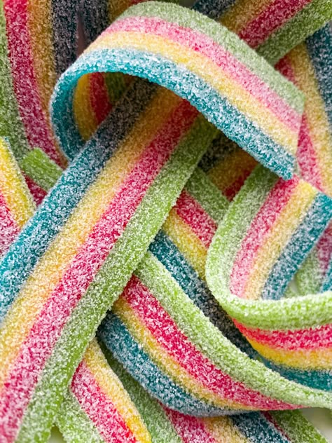 Types Of Candy, Junk Food Snacks, Rainbow Candy, Sour Candy, Candy Shop, Food Obsession, Gummy Candy, Candy Recipes, Jelly Beans