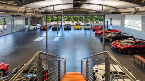 Private museum space for sale in Malibu's Point Dume neighborhood. Multi Car Garage, Malibu Car, Garage Design Ideas, Wallpaper Luxury, Private Car, Dream Car Garage, Luxury Garage, Super Sport Cars, Cars Vintage