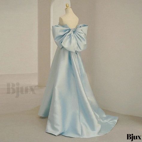 Bjux - Elegant Blue Evening Gown Essentials Light Blue Gowns Elegant, Blue Gowns Elegant, Pectoral Girdle, Light Blue Gown, Blue Gowns, Gowns Elegant, Blue Evening Gowns, Prom Dress Inspiration, Long Evening Gowns