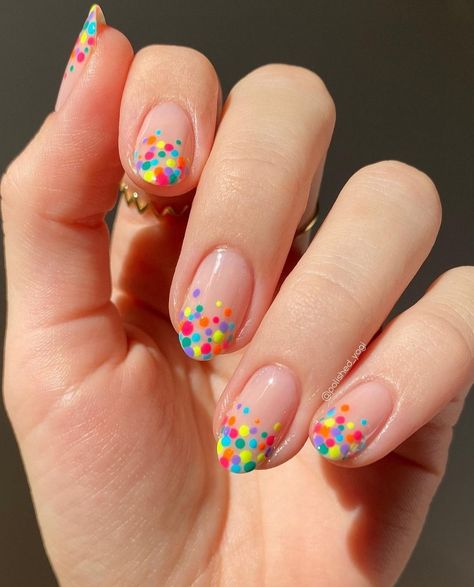 Dot Nail Designs, Unghie Sfumate, Dot Nail Art, Dots Nails, Dipped Nails, Funky Nails, Fancy Nails, Best Acrylic Nails, Nail Art Design