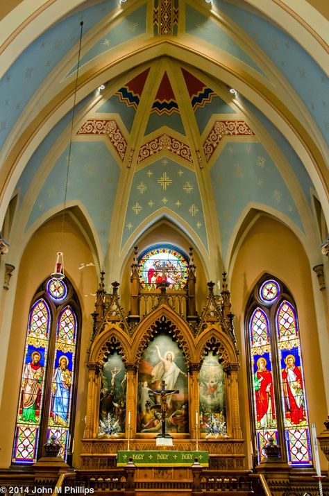 The Trinity Evangelical Lutheran Church is located near the former Pabst Brewery campus, and I have wanted to view, and hopefully photograph... Fanfic Ideas, Church Altar Decorations, Ap Drawing, Church Altar, Country Church, Lutheran Church, The Trinity, Altar Decorations, Christian Church