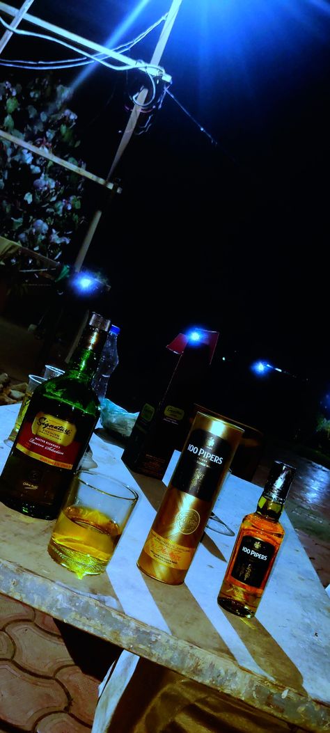 Daru Pic, Whisky Snap, Daru Bottle Drinks, Whisky Photography, Daaru Party Pic, Aesthetic Tumblr Backgrounds, Saraswati Photo, Party Pic, Night Story