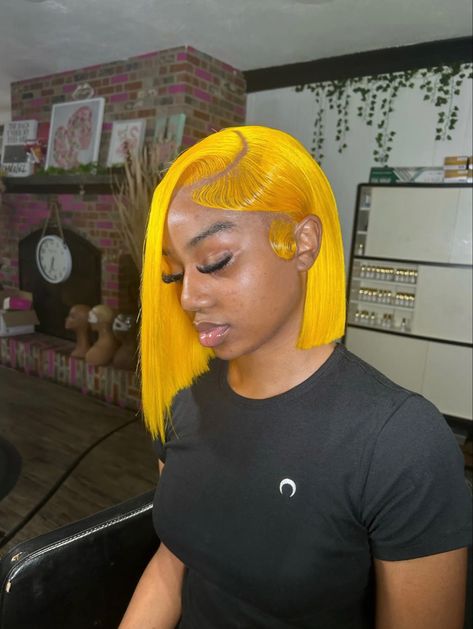 Yellow Bob Wigs On Black Women, Short Colored Lace Front Wigs Black Women, Yellow Wig Black Women, Cute Wig Install Styles, Yellow Frontal Wig Install, Yellow Wig Hairstyles, Yellow Bob Wig, Color Bob Black Women, Color Bob Wig Black Women