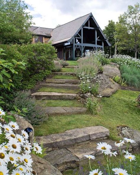 Landscaping On A Hill, Stone Steps, Garden Stairs, Stone Stairs, Hillside Landscaping, Outdoor Steps, Sloped Garden, Garden Idea, Garden Steps