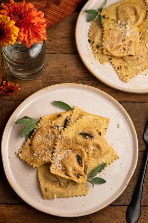 Pumpkin Ravioli Sauce, Homemade Pumpkin Ravioli, Butter Sage Sauce, Brown Butter Sage Sauce, Brown Butter Sage, Pumpkin Recipes Dinner, Sage Sauce, Pumpkin Ravioli, Brown Butter Sauce