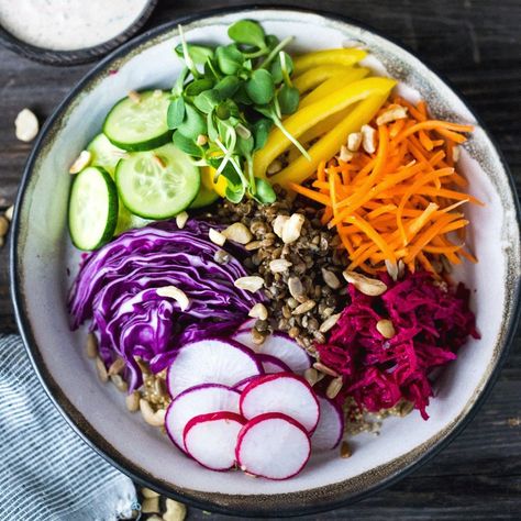 This vibrant bowl is packed with nutrients to keep you full for hours. Look for precooked lentils in the refrigerated section of the produce department. Cashew Sauce, Mind Diet, Lunch Appetizers, Grain Bowl, Dinner Plan, Healthy Eating For Kids, Salad Side Dishes, Vegetarian Recipes Dinner, Vegetarian Dinner