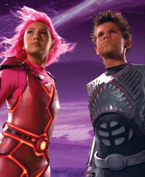 Taylor Dooley, Shark Boy And Lava Girl, Raven Halloween Costume, Superhero Duos, Movie Duos, Lava Girl, Mom Halloween Costumes, Shark Boy, Sharkboy And Lavagirl