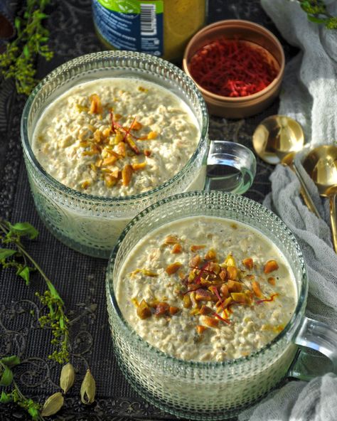 Pistachio Overnight Oats (Indian-inspired) Saffron Tea, Banana Overnight Oats, Toxic Foods, Honey Oats, Green Food Coloring, Quick Oats, Quick And Easy Breakfast, Peanut Butter Banana, Vegan Options