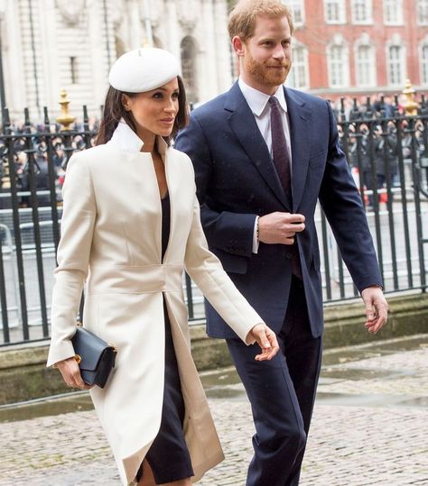 Meghan Markle's Handbags: Where to Buy Her Favourite Styles | Who What Wear UK Clutch Bag Outfit, Mulberry Darley, Metallic Clutch Bag, Mulberry Handbags, Meghan Markle Style, Tailored Coat, Handbag Collection, Elegant Bags, Best Handbags