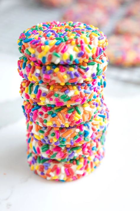 Sprinkle Confetti Cookies. Life is always a little better with a side of cookies. Especially when those cookies are covered in rainbow sprinkles. Seriously, though, who doesn't love a good Sprinkle Confetti Cookie? #cookies #rainbows #sprinkles #dessert #fun Confetti Cookies, Rainbow Desserts, Rainbow Sprinkle, Rainbow Treats, Pear Cake, Sprinkle Cookies, Delicious Cake, Cheese Flavor, Rainbow Sprinkles