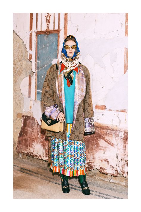 Gucci Pre-Fall 2019 Fashion Show Collection: See the complete Gucci Pre-Fall 2019 collection. Look 31 Gucci Campaign, Ethno Style, Gucci Dress, Gucci Outfits, Gucci Models, Gucci Fashion, Alessandro Michele, 2019 Fashion, Fashion Editorial