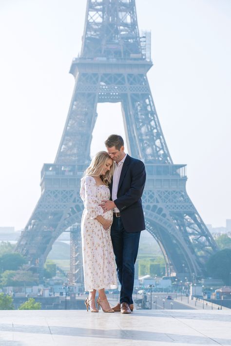 Eiffel Tower Maternity Shoot, Paris Baby Announcement, Pregnant In Paris, Paris Maternity Photoshoot, Paris Pregnancy Announcement, Pregnancy Reveal Photoshoot, Pregnant Photoshoot, Europe Pics, Gender Announcement