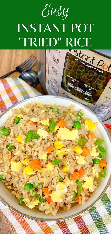 Instant Pot Fried Rice Instant Fried Rice Recipes, Instant Pot Fried Rice Chicken, Instapot Fried Rice, Crockpot Fried Rice, Chicken Fried Rice Instant Pot, Rice Instant Pot Recipes, Fried Rice Instant Pot, Rice Cooker Fried Rice, Instant Pot Fried Rice