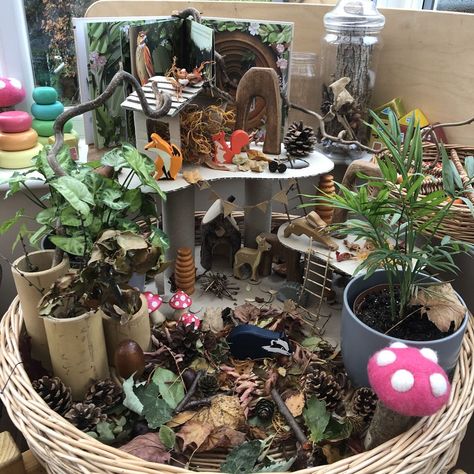 Small World Eyfs, Small World Play Ideas, Nursery 2024, Autumn Eyfs, Forest Preschool, Playgroup Ideas, Curiosity Approach, Preschool Room, Reception Class