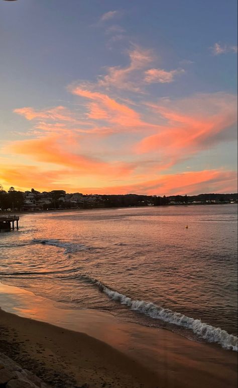 Pink sunset in Australia Australian Sunset, Sydney Sunset, Australia Sunset, Colour Inspiration, Pink Sunset, Blush Color, Australia Travel, Melbourne Australia, Sunset Photography