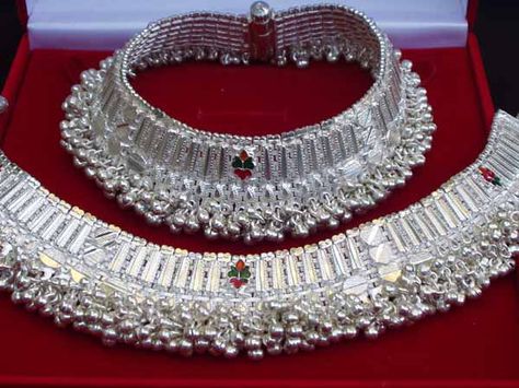 Silver Payal Designs | PAYAL.SILVER ANKLETS..... Payal Silver Design, Pajeb Design Silver, Bridal Payal Silver, Silver Payal Design Bridal, Silver Anklet Design For Bridal, Payal Silver, Payal Designs Silver, Bridal Foot Jewelry, Silver Anklets Designs