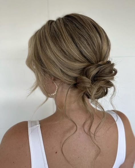 Prom Hairstyles For Short Hair Updo Low Buns, Wedding Updos For Medium Hair Bridesmaid, Loose Up Do, Winter Formal Hairstyles For Long Hair, Debs Makeup, Debs Hairstyles, Party Updo, Wet Wedding, Semi Formal Hairstyles