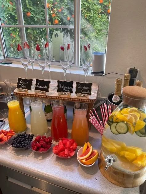 35+ Gorgeous Mothers Day Brunch Ideas To Show Your Love - HubPages Mothers Day Brunch Ideas, Breakfast Brunch Party, Graduation Brunch, Brunch Party Decorations, Brunch Bar, Brunch Decor, Brunch Spread, Bubbly Bar, Girls Brunch