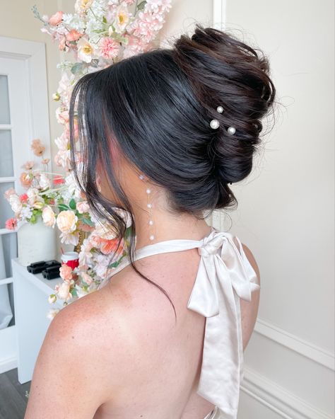 Wedding Bun Hairstyle, High Bun Wedding Hairstyles, Bridal Hair Up, Pam Anderson, High Updo, Bridemaids Hairstyles, Wedding Bun, High Bun Hairstyles, Hairstyles Design