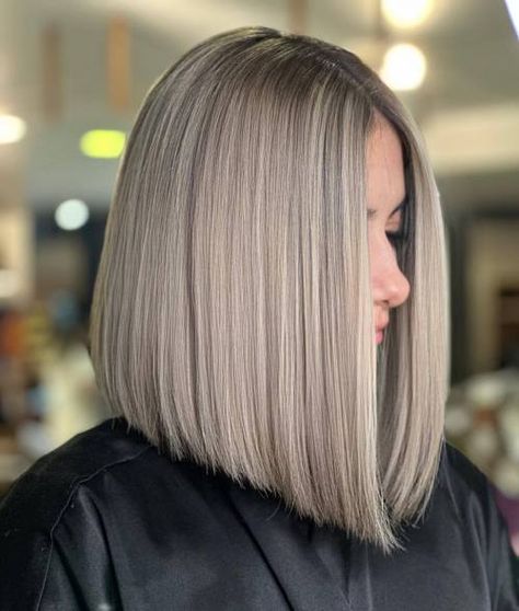 50 Trendy Inverted Bob Haircut Ideas for 2024 Blonde Hair With Shadow Roots, Short Aline Bob, Cool Ash Blonde Hair, Long Inverted Bob, Bob Lung, Inverted Bob Haircut, Shadow Roots, Pale Blonde Hair, Copper Blonde Hair Color