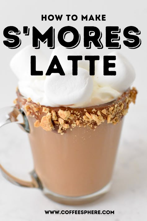 Coffee in a glass with chocolate and graham cracker crumbs on the rim and topped with whipped cream and marshmallows. Smores Latte, Chia Tea Recipe, Cafe Latte Recipe, Milk Chocolate Sauce, Easy Coffee Drinks Recipes, Flavored Coffee Recipes, Vegan Starbucks, Coffee Drinks Recipes, Brownie Desserts Recipes