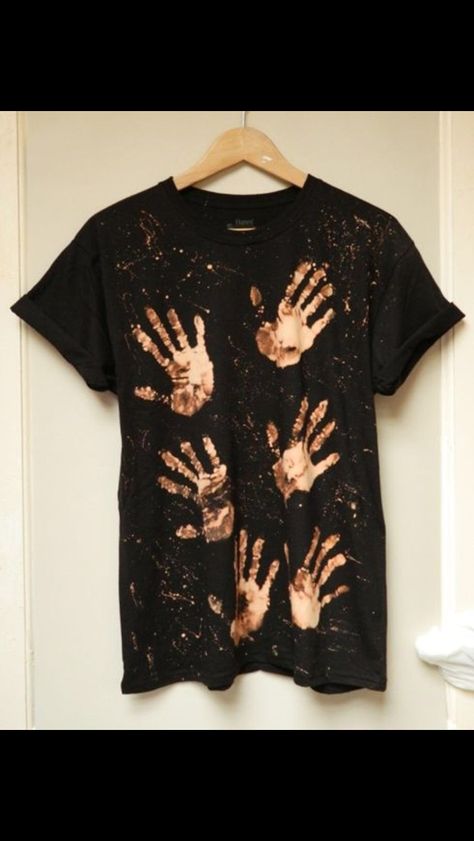 Bleached black tshirt diy idea Dip Dye T Shirts, Bleaching Clothes, 90s Punk, Grunge Shirt, Kids Tie Dye, Bleach Tie Dye, Children Top, Hand Tie, Handmade Kids