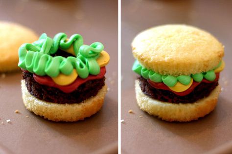 How precious and hilarious of a project would it be to bake these with your kids? Little "hamburgers" made from muffins ("bun"), brownies ("burger meat"), colored frosting ("lettuce," "cheese," "tomato")! Plus, instructions on how to make "fries" out of cookie dough! How To Make Fries, Burger Cookies, Burger Cupcakes, Hamburger Cupcakes, Burger Meat, Brownie Cupcakes, Torte Cupcake, Sweets Treats, Cupcake Cookies