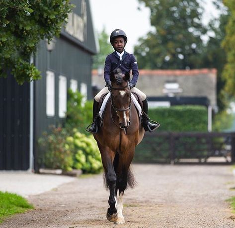 Black Equestrian Riders, Black Equestrian Aesthetic, Equestrian Motivation, Black Equestrian, Female Horse, Horse Family, Tight Tummy, Equestrian Aesthetic, Black Cowboys