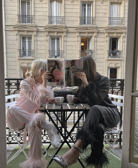 Girl Next Door Aesthetic, Paris Girls Trip, Platonic Soulmates, Paris Balcony, Friends In Paris, Traveling To Europe, Door Aesthetic, Parisian Aesthetic, Paris Dream