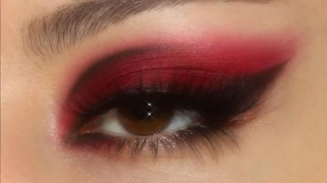 Red Eye Makeup Is Our Favorite Unconventional Beauty Trend For 2024 Cranberry Makeup, Black And Red Makeup, Monochromatic Makeup Looks, Red Eyeshadow Makeup, Red Eyeshadow Look, Unconventional Makeup, Red Smokey Eye, Eye Makeup For Hooded Eyes, Red Makeup Looks