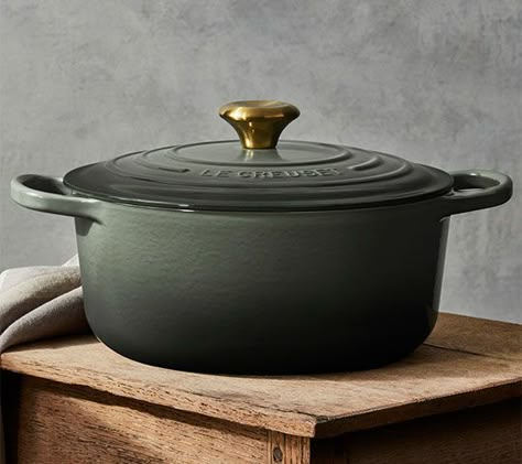 Green Le Creuset, Le Creuset Set, Le Crueset, Le Creuset Kitchen, Le Creuset Dutch Oven, Le Creuset Cookware, Joy Of Cooking, Little Kitchen, Soup Pot